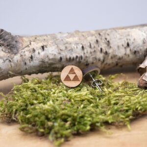 Nerdige Holz Ohrstecker Zelda Triforce – dreieckig oder rund