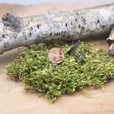 Schöne Holz Ohrstecker mit Leuchtturm - rund Buche hell