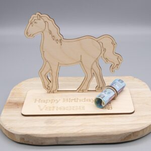 Geldgeschenk für Mädchen/Pferd – aus Holz personalisiert