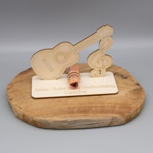 Geldgeschenk Gitarre – aus Holz personalisiert