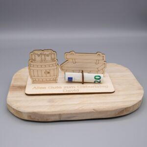 Geldgeschenk Bierfass mit Bank – aus Holz personalisiert