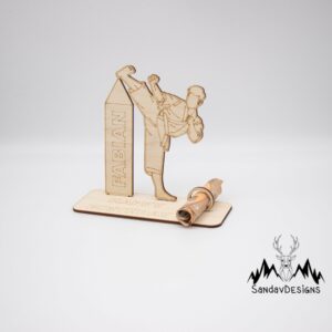 Geldgeschenk Karate – aus Holz personalisiert