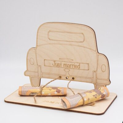 Geldgeschenk Hochzeitsauto - aus Holz personalisiert