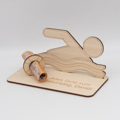 Geldgeschenk Schwimmen - aus Holz personalisiert
