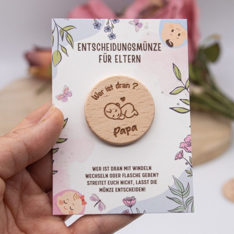 Entscheidungsmünze für Eltern aus Holz – Geschenk zur Geburt & Babyparty (Mama oder Papa?)