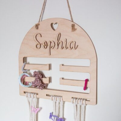 Organizer aus Holz für Haargummis und Spangen - mit Makrameestrick